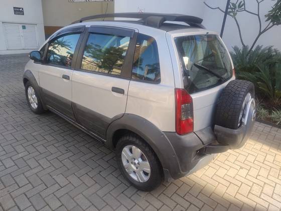 FIAT IDEA 1.8 MPI ADVENTURE 8V FLEX 4P MANUAL FIAT IDEA 1.8 MPI ADVENTURE 8V FLEX 4P MANUAL